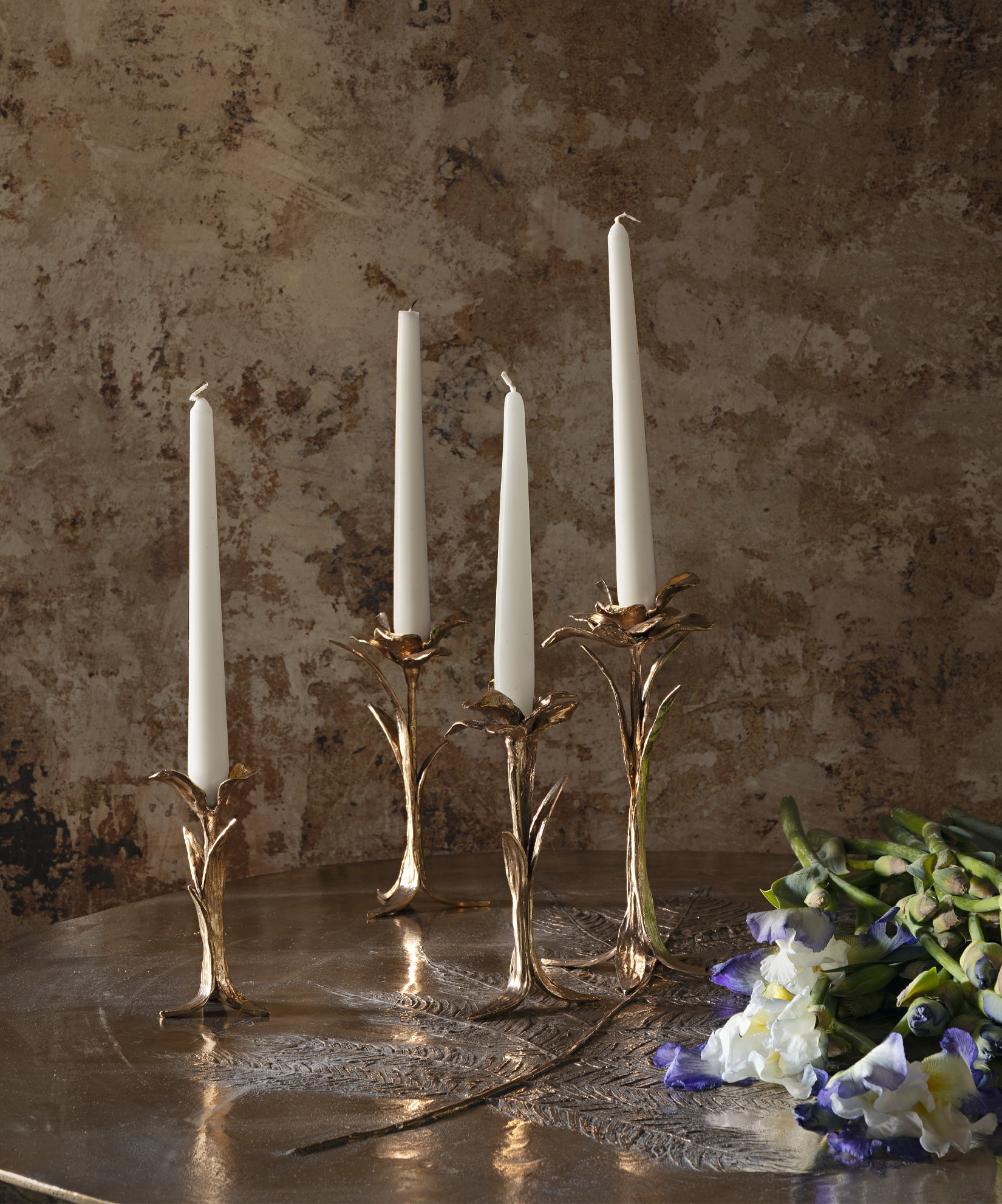 Iris Candle Holder in Bronze