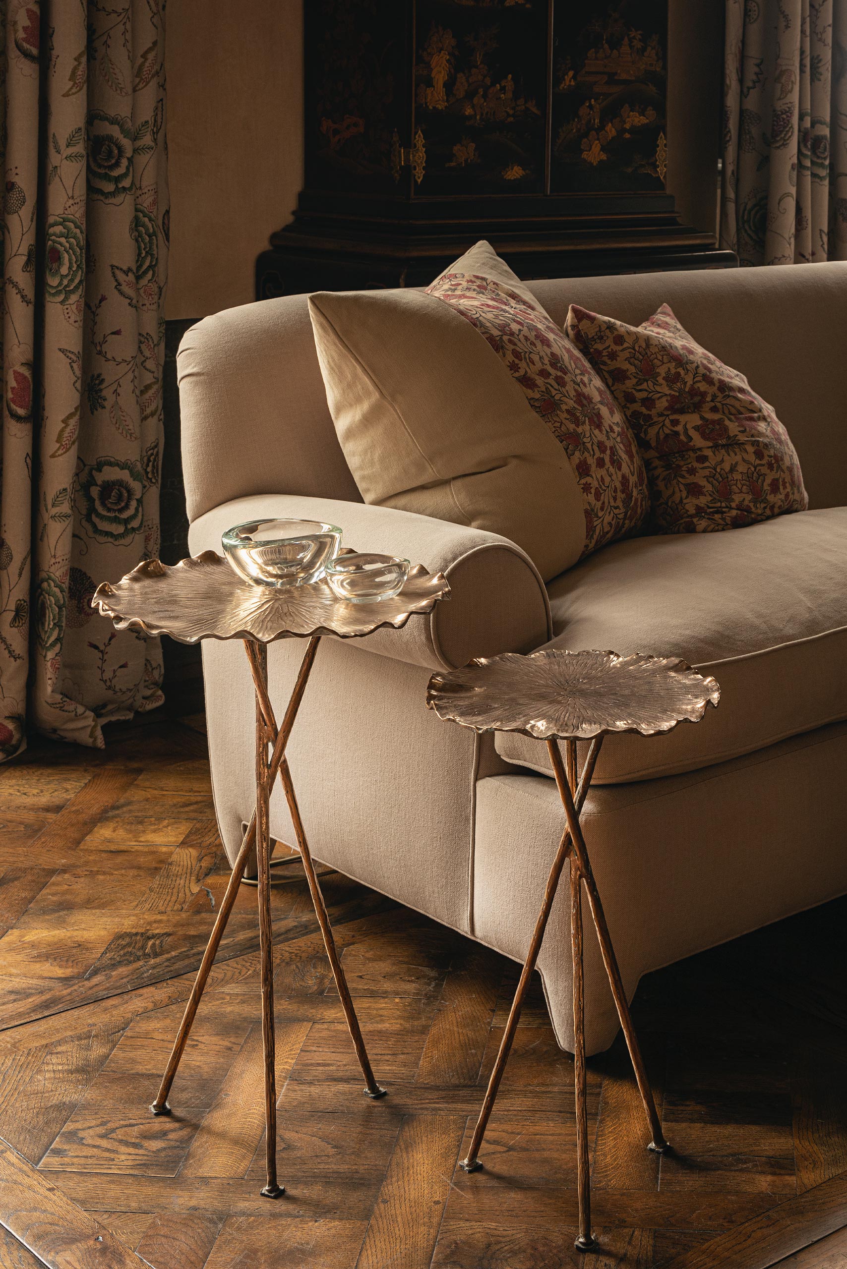 Fiore Side Table in Bronze